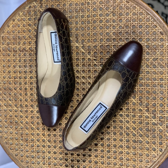 Donna Lawrence Design Shoes - NWOT.  brown croc print heels